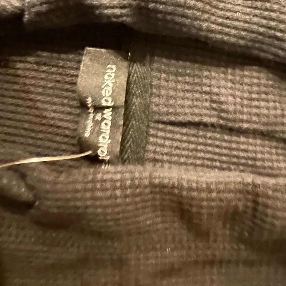 Naked wardrobe size 1X long sleeve crop black -no longer has tags! - Picture 4 of 4